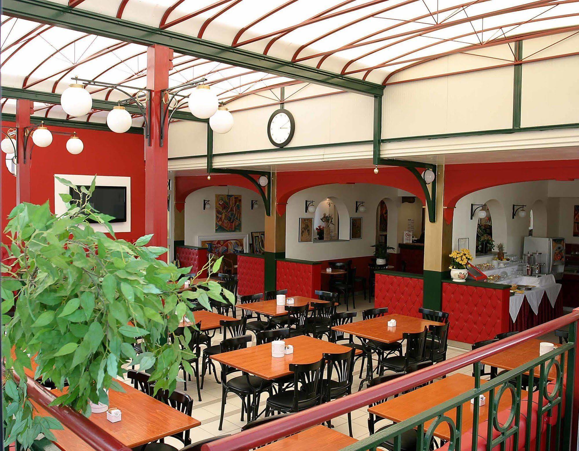 Romana Hotel 3*